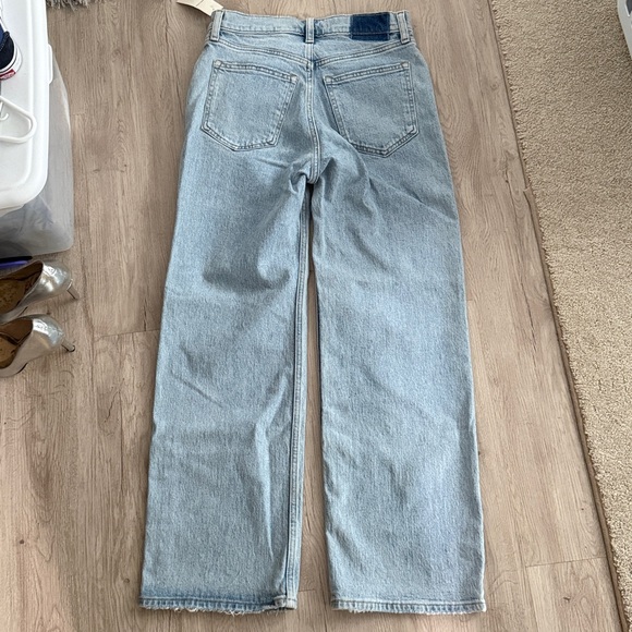 Abercrombie & Fitch Light Wash Denim Jeans - Picture 3 of 3